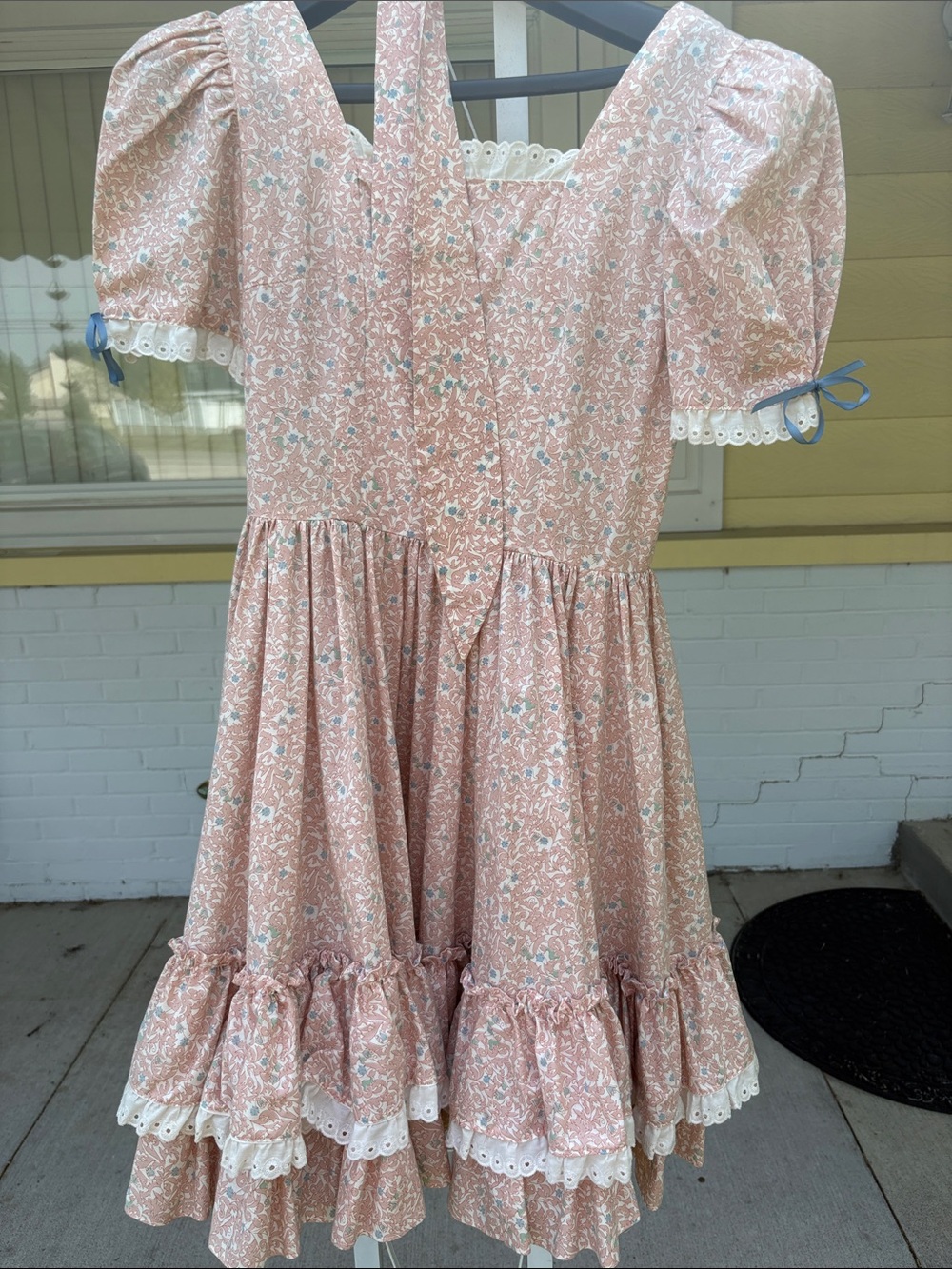 Women's Pink Floral Ruffle Casual Dress with Puff Sleeves